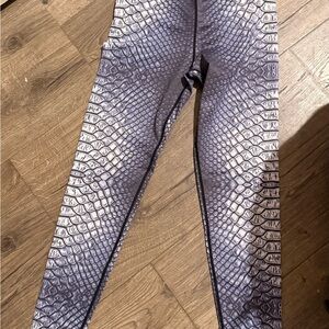 FigureSlim Snake Print High-Waisted Leggings Gray White Size L